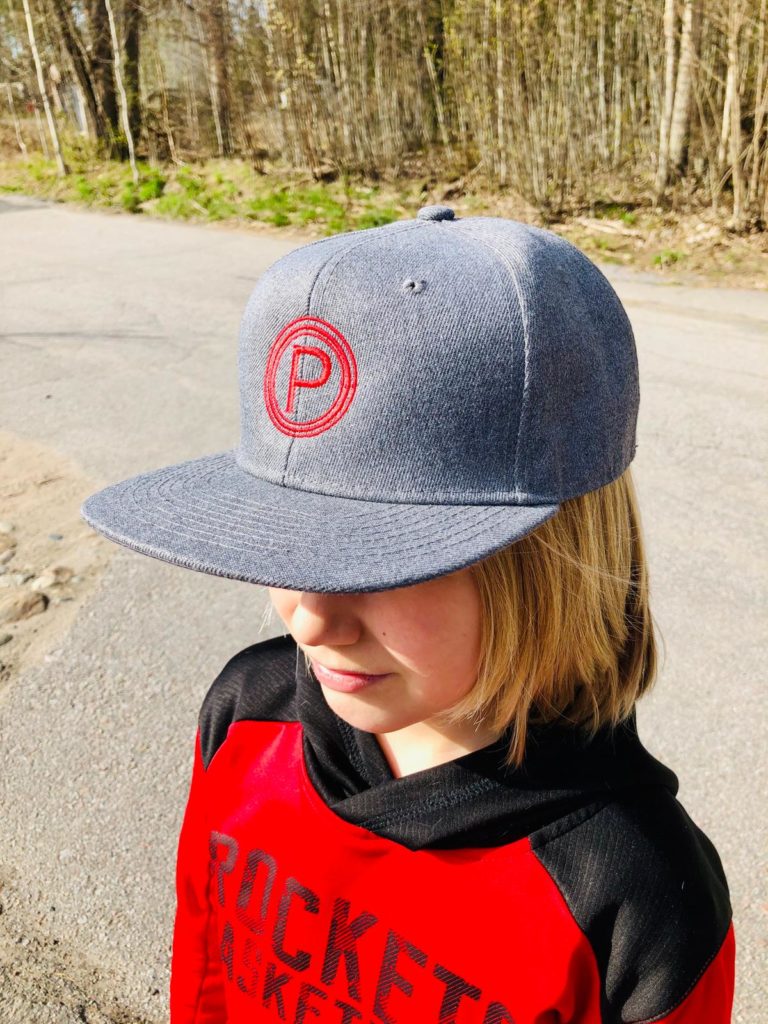 Snapback-lippis, harmaa